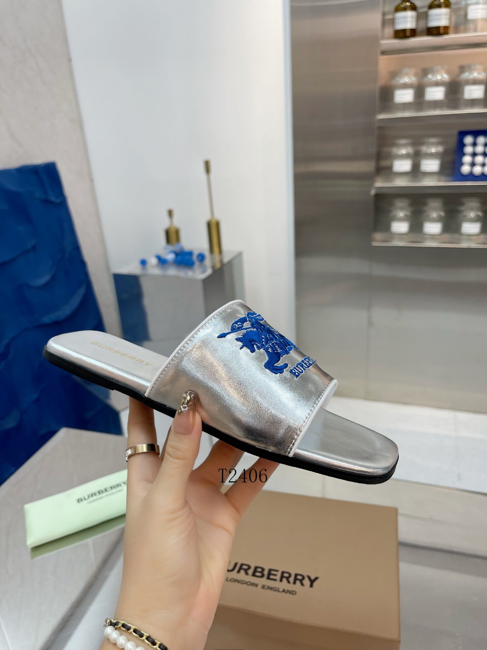 Burberry sz35-42 24